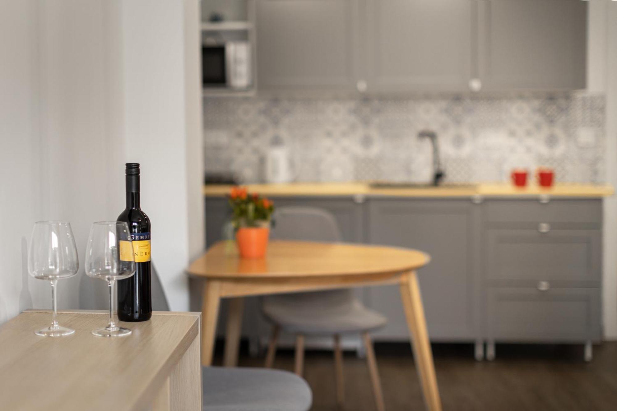Apartamenty Wczasowa - Komfort Z Narciarnia Kudowa Zdroj Bilik gambar