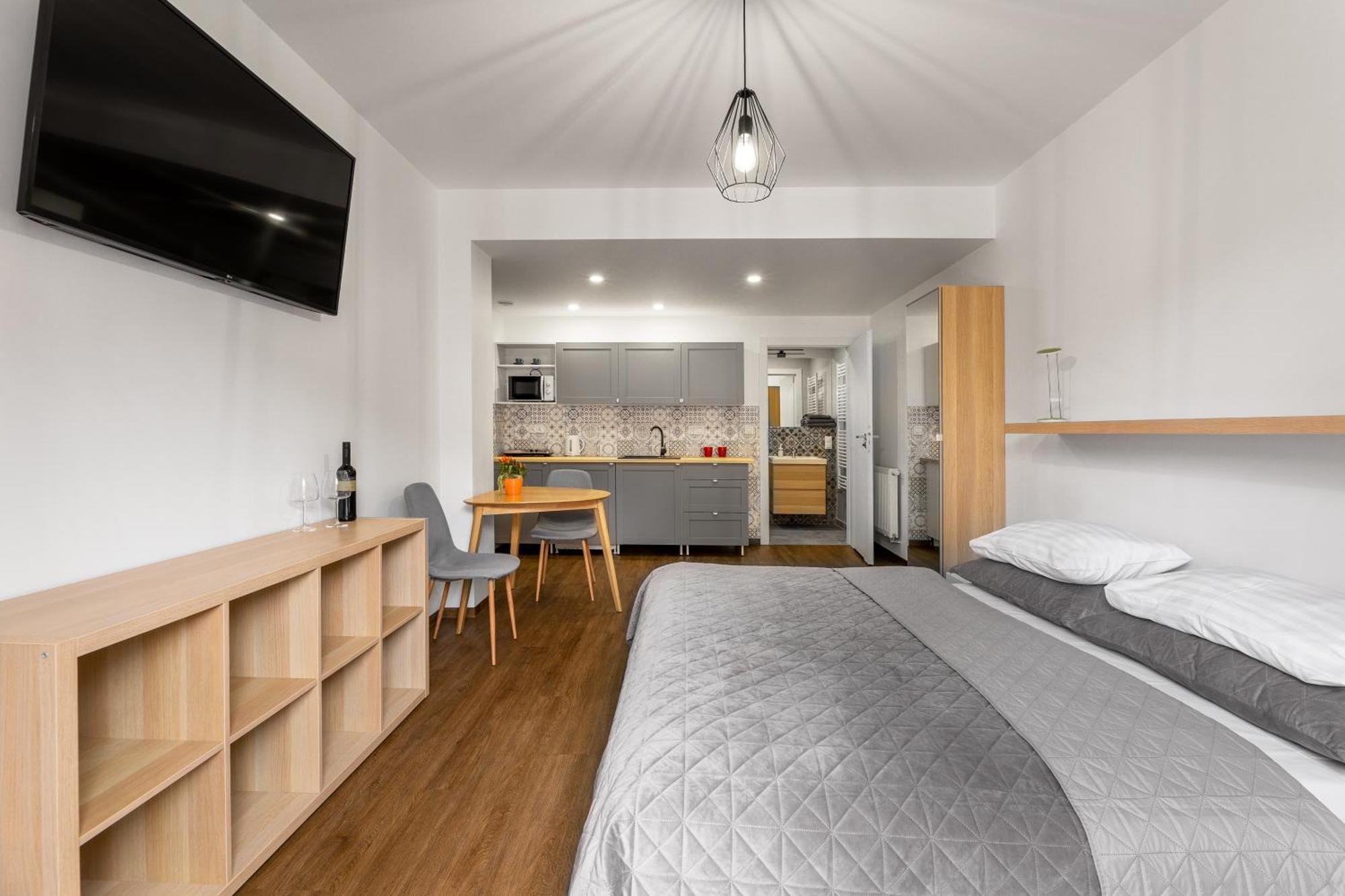 Apartamenty Wczasowa - Komfort Z Narciarnia Kudowa Zdroj Bilik gambar