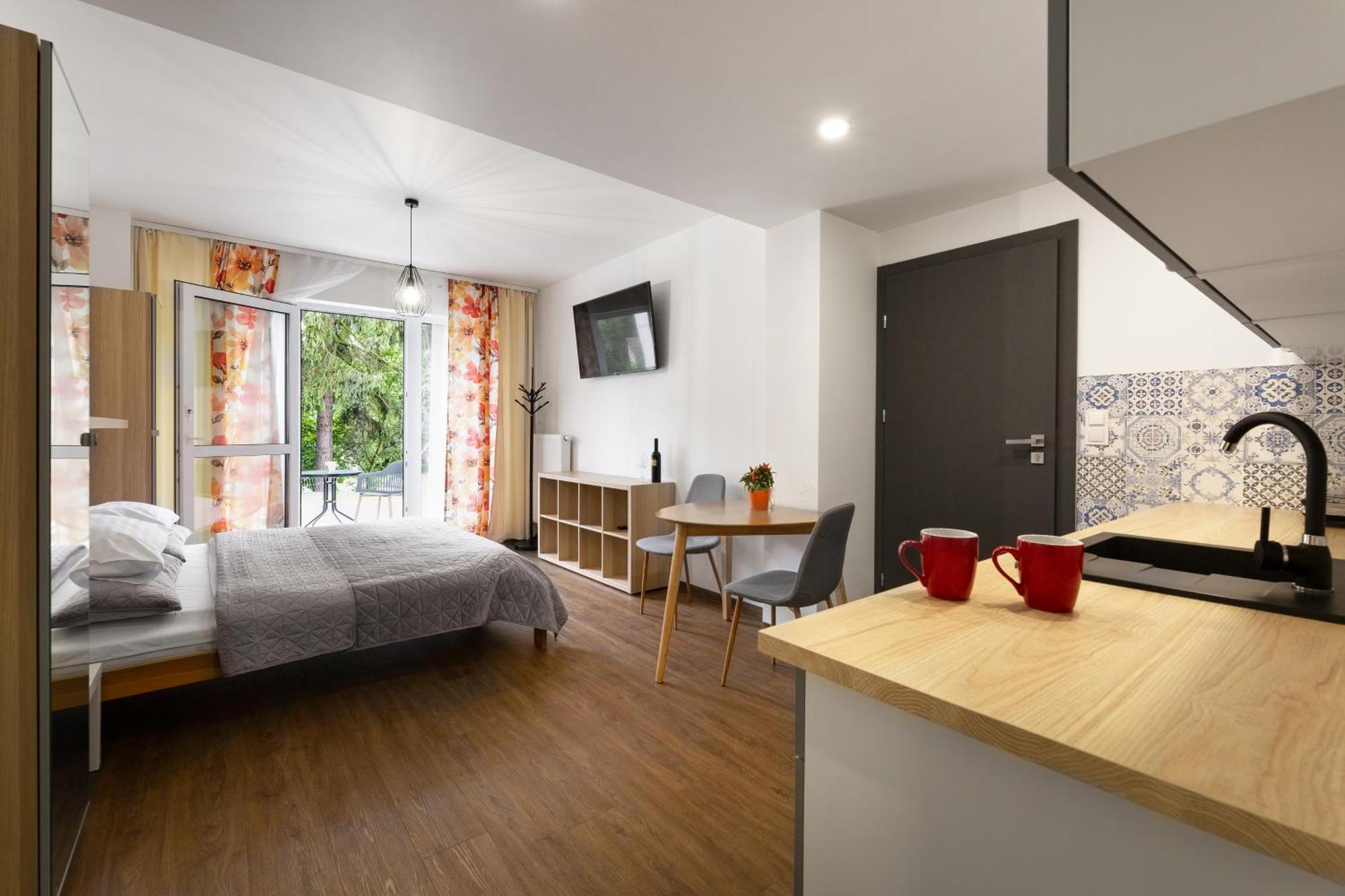 Apartamenty Wczasowa - Komfort Z Narciarnia Kudowa Zdroj Bilik gambar