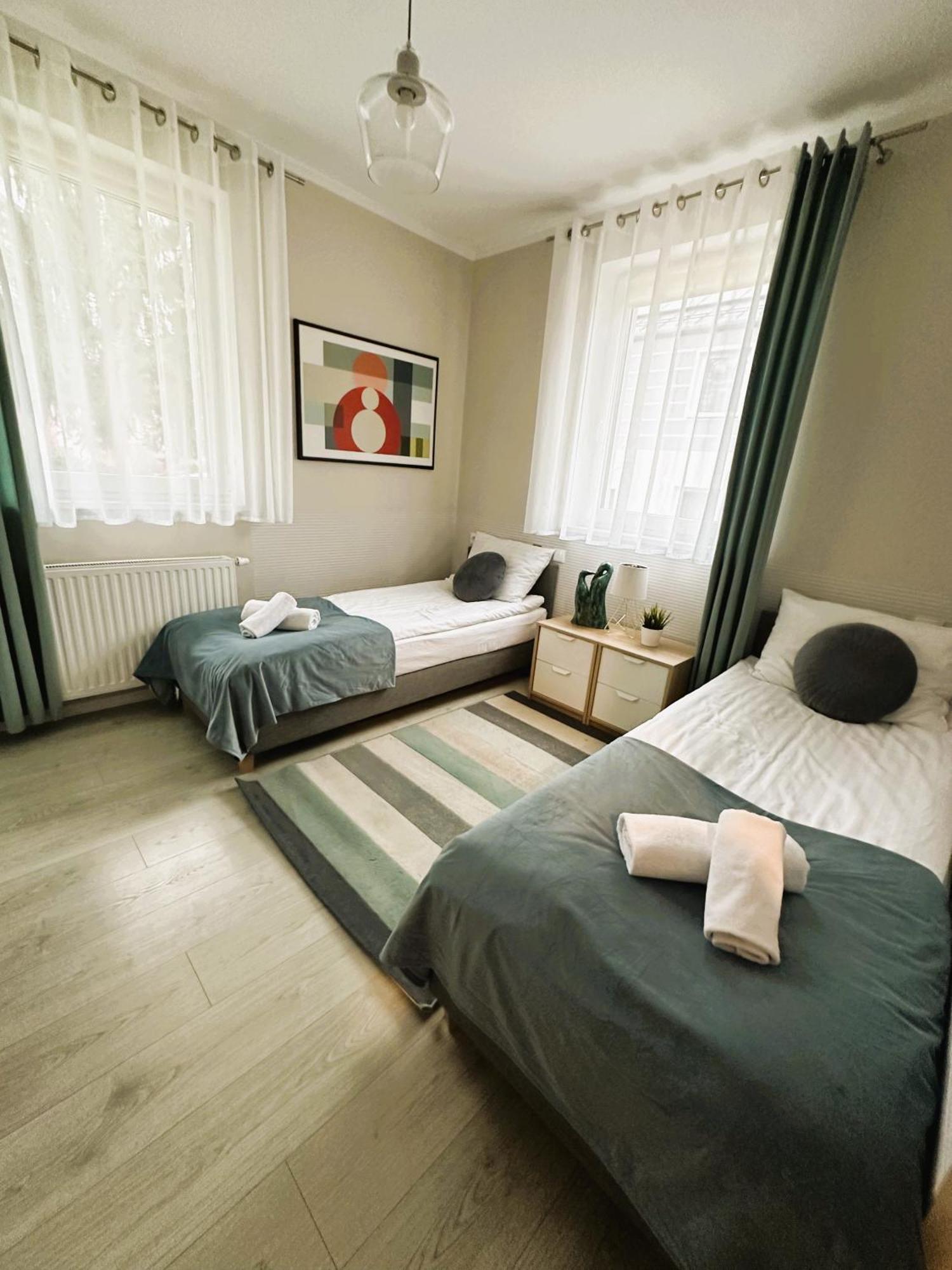Apartamenty Wczasowa - Komfort Z Narciarnia Kudowa Zdroj Luaran gambar